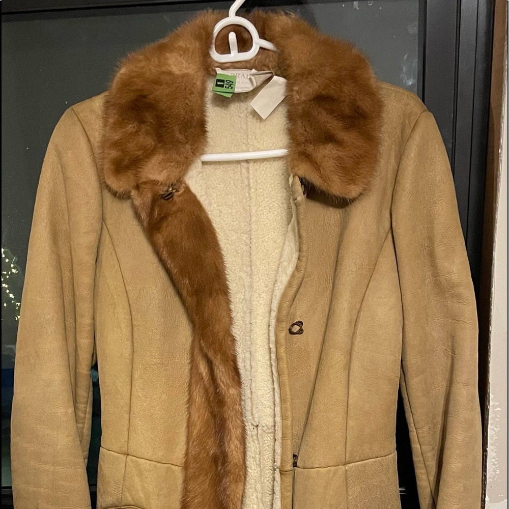 Size Small, Exquisite Color, Pristine Condition, … - image 1